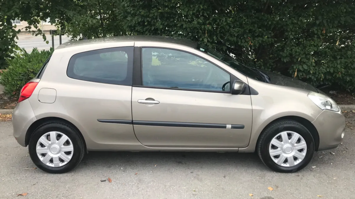 Renault Clio 1.2 16V ROYALE 43K KMS - Image 4