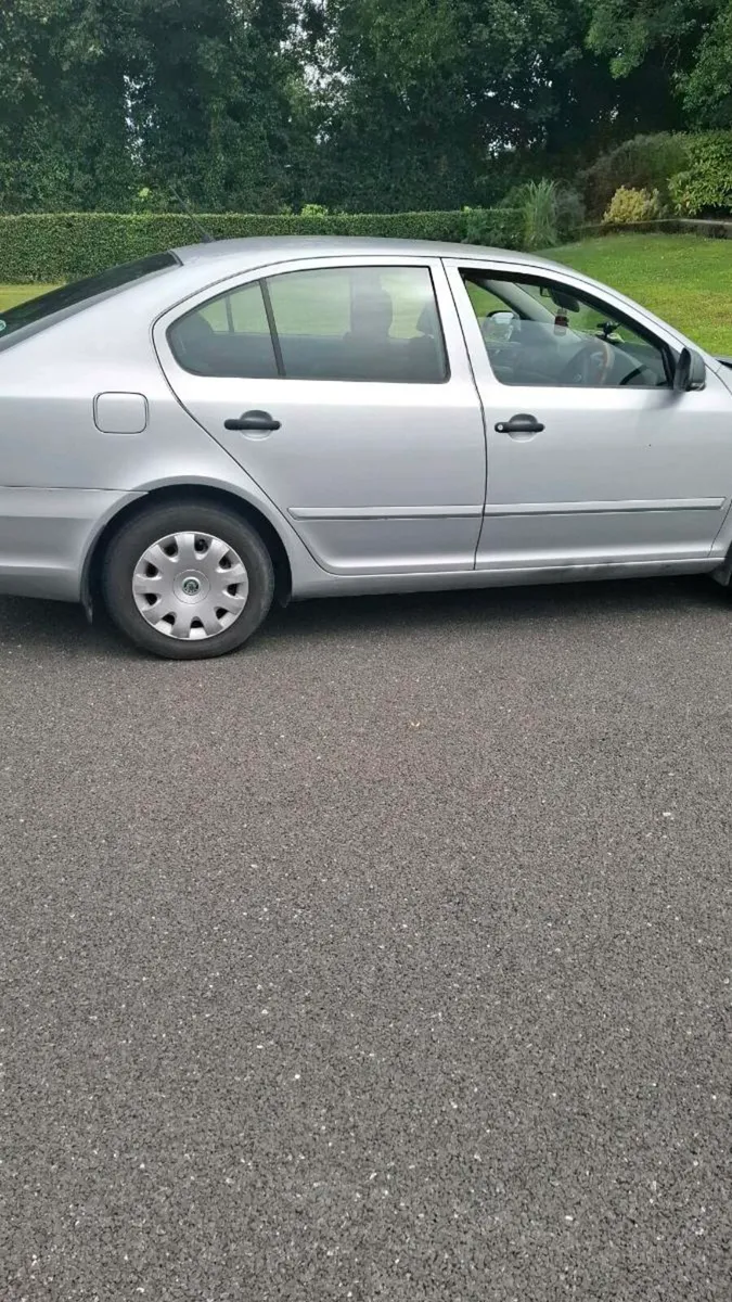 Car - Image 3