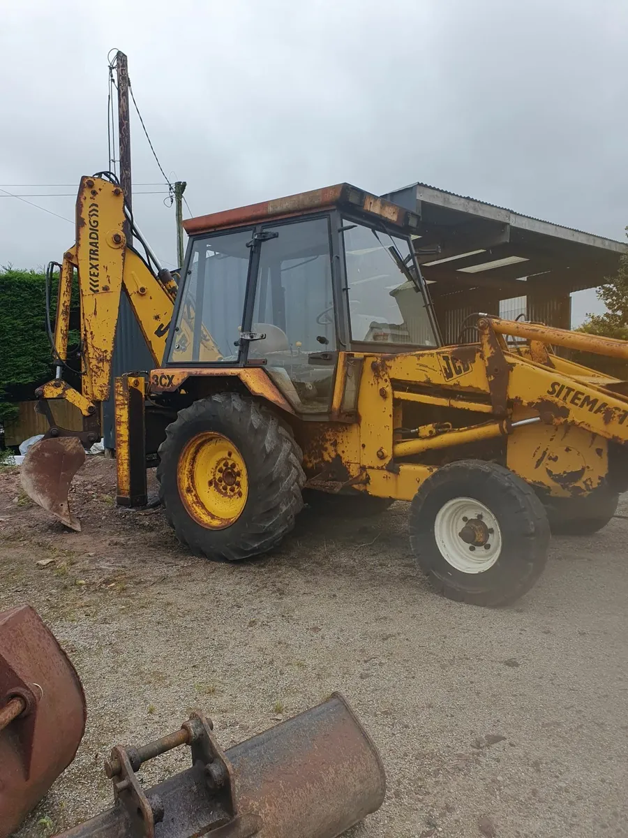 2 WD JCB 3CX - Image 1