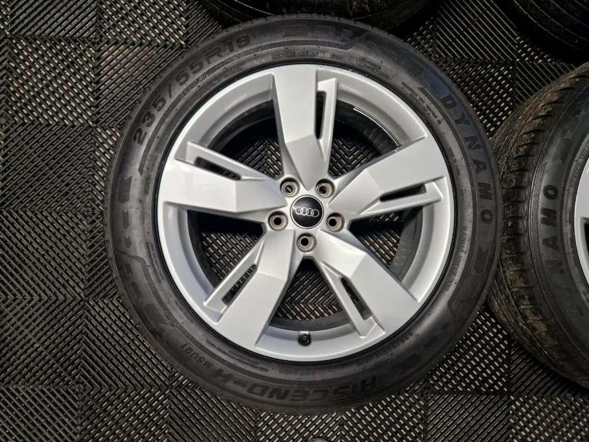 Audi Q5 19" *Genuine Alloys* - Image 2