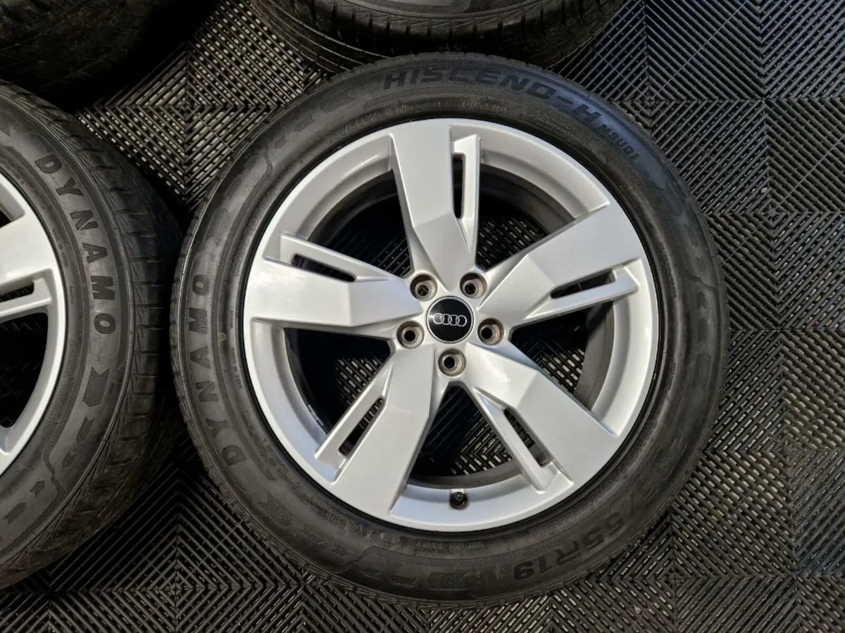 Audi Q5 19" *Genuine Alloys* - Image 3