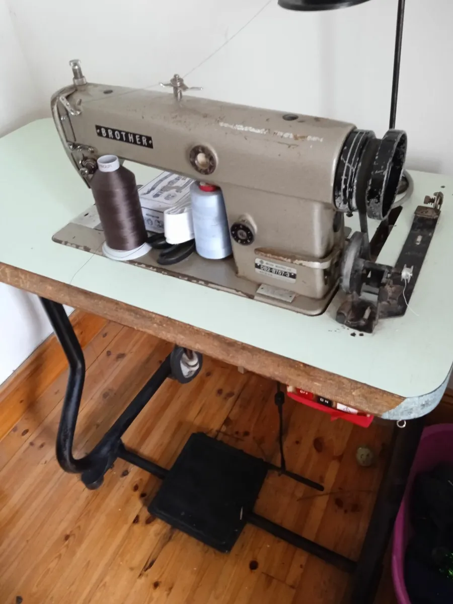 Industrial Sewing Machine - Image 1