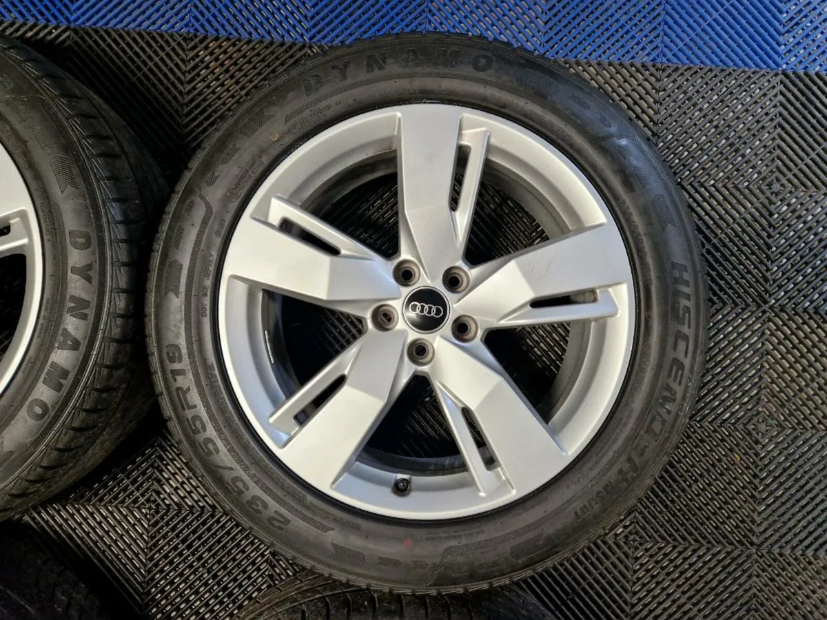 Audi Q5 19" *Genuine Alloys* - Image 4