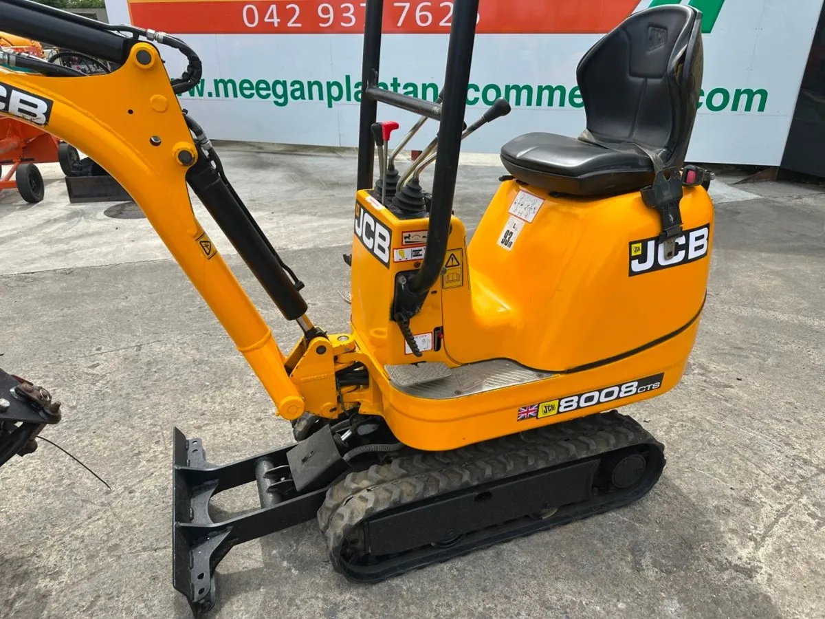 JCB MICRO digger with full set of buckets and ham - Image 4