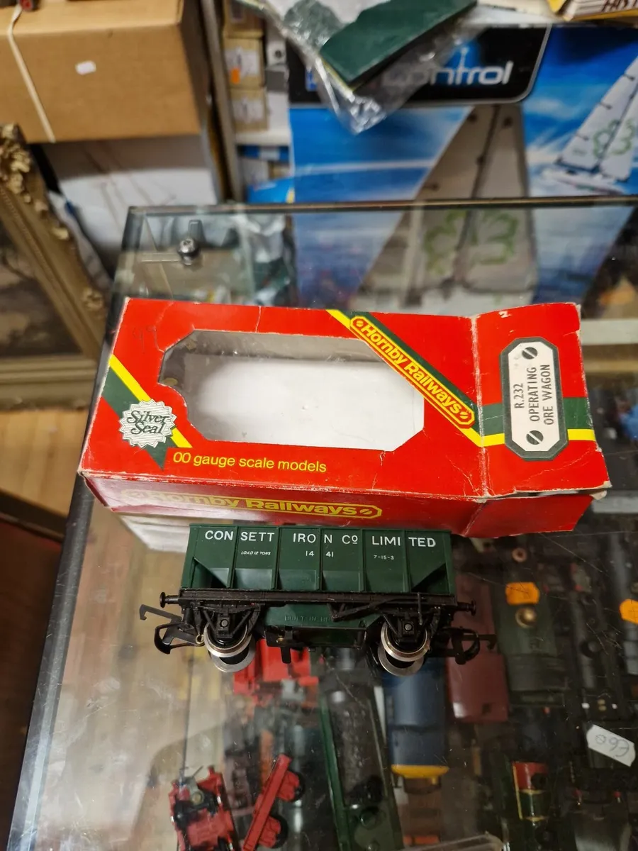 Hornby OO Gauge Hopper Wagon - Image 1