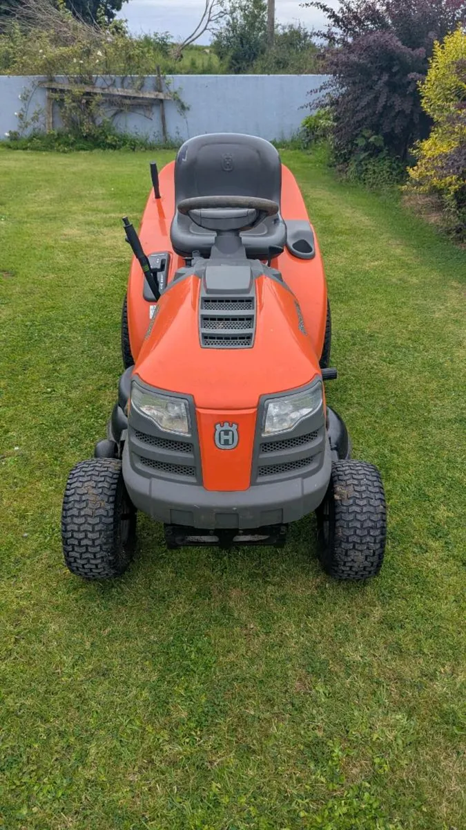 Ride on mower - Image 1