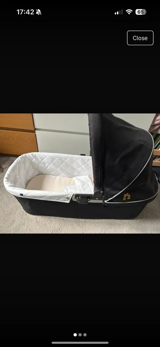 Out n About bassinet - Image 1
