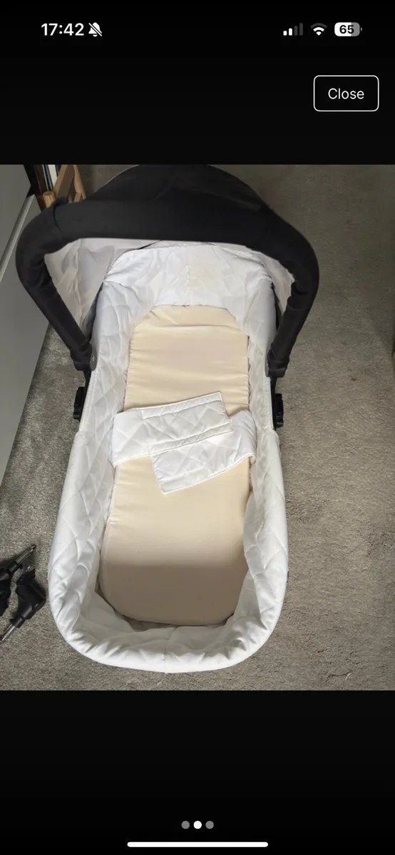 Out n About bassinet - Image 2