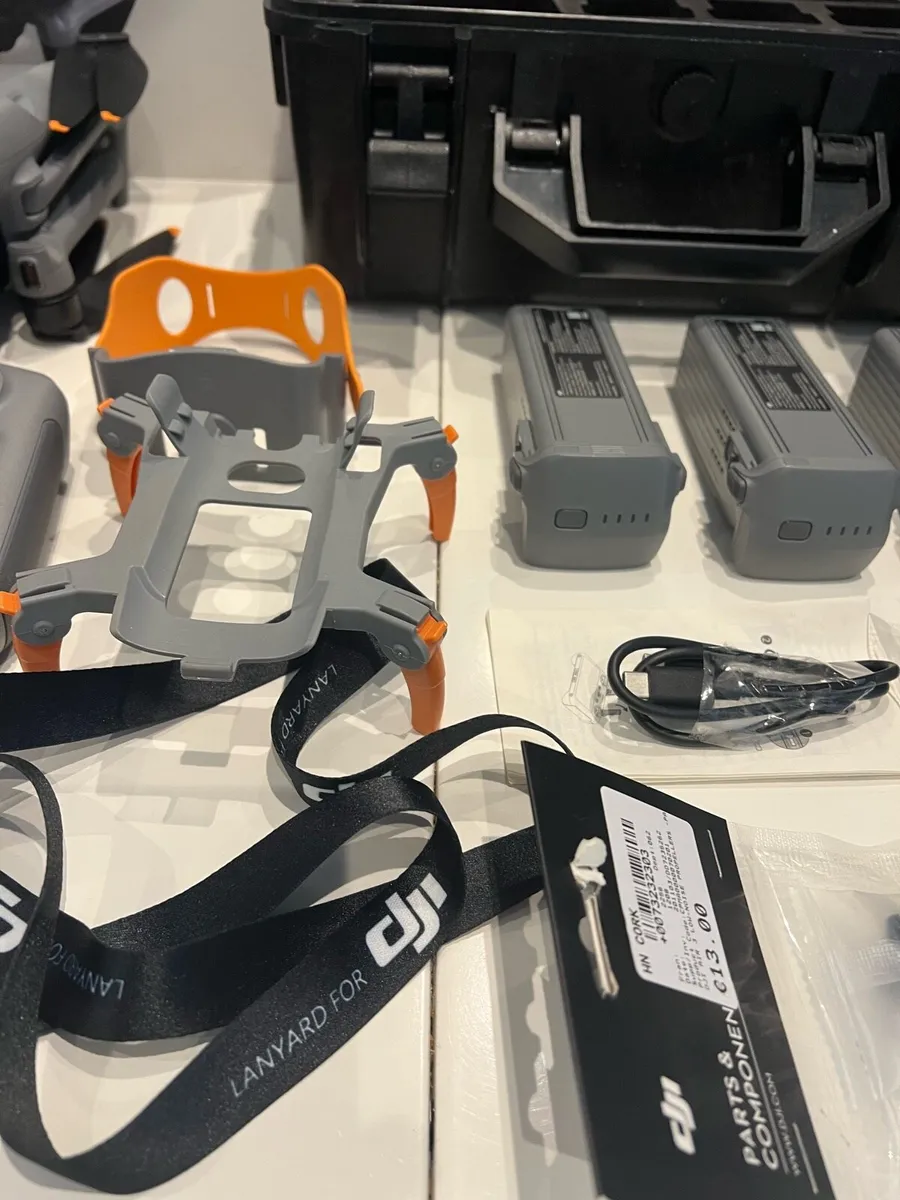 DJI AIR 3 as new - Image 2