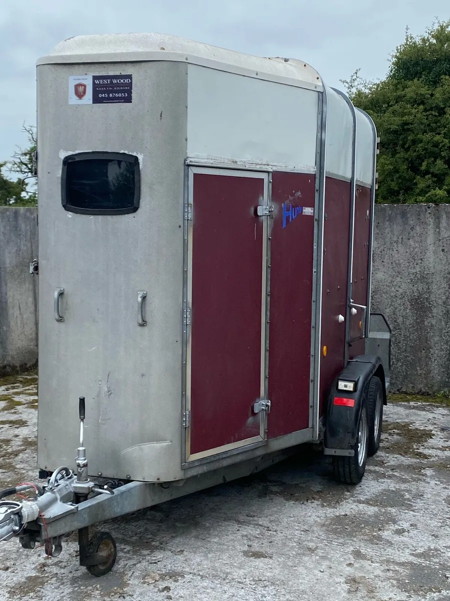 505 Horsebox - Image 1