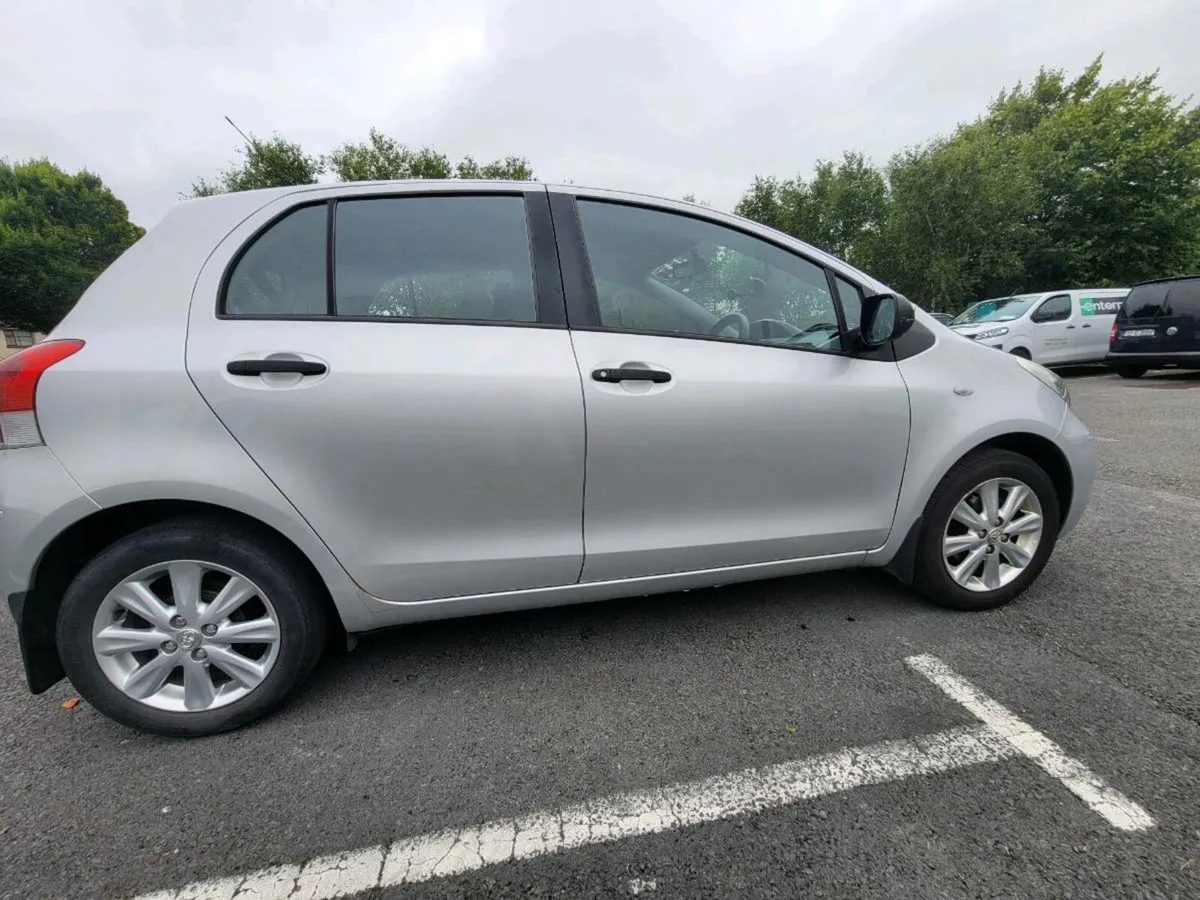 2011 Toyota Yaris 1.0 L - Image 4