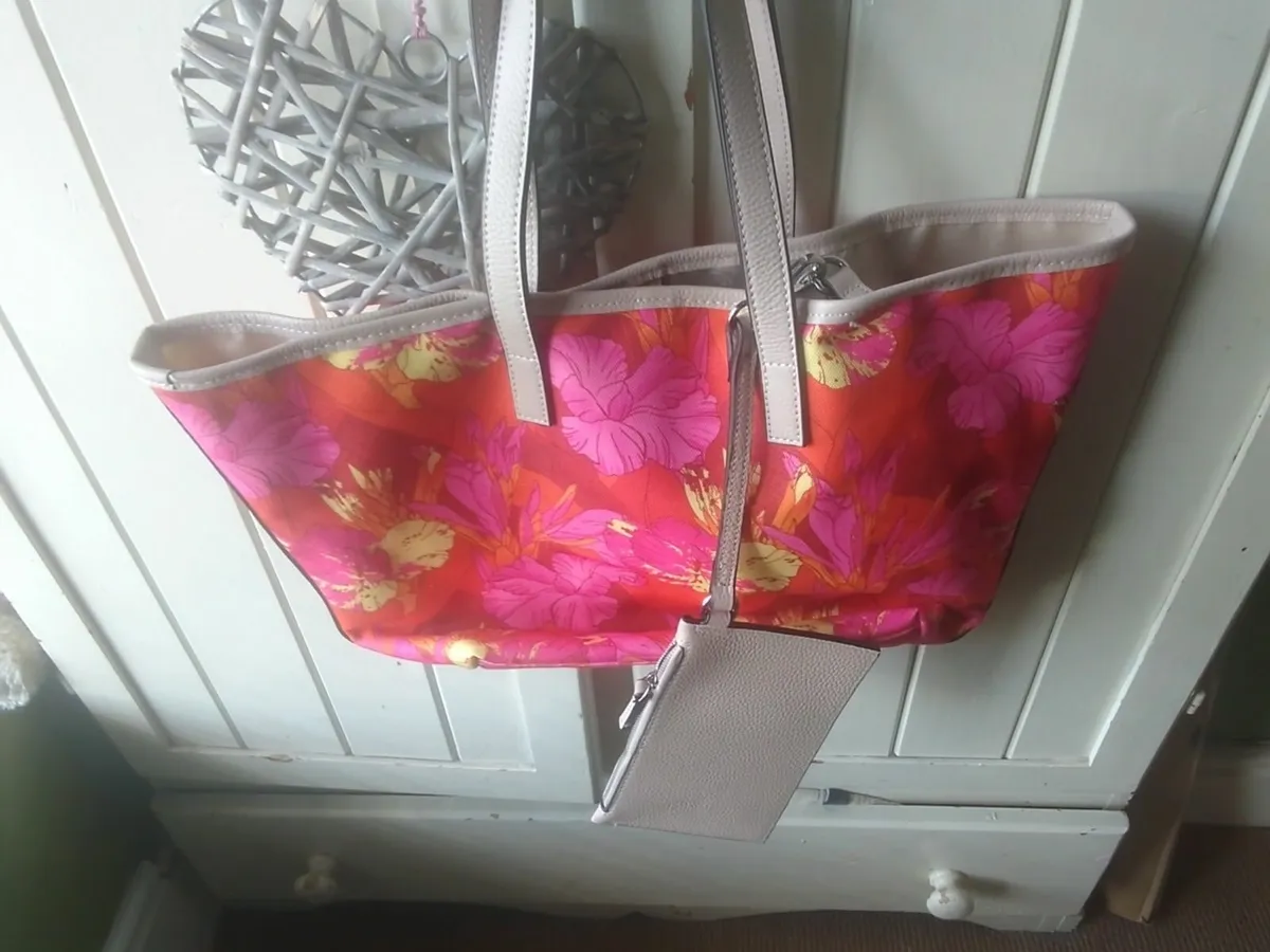 KENZO LEATHER & CANVAS FLOWER PATTERN BAG NEW - Image 2