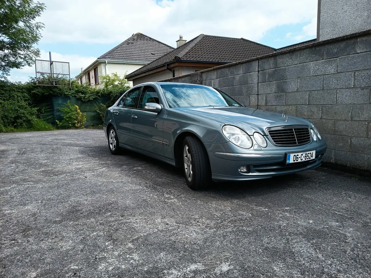 Mercedes-Benz E-Class 2006 - Image 1