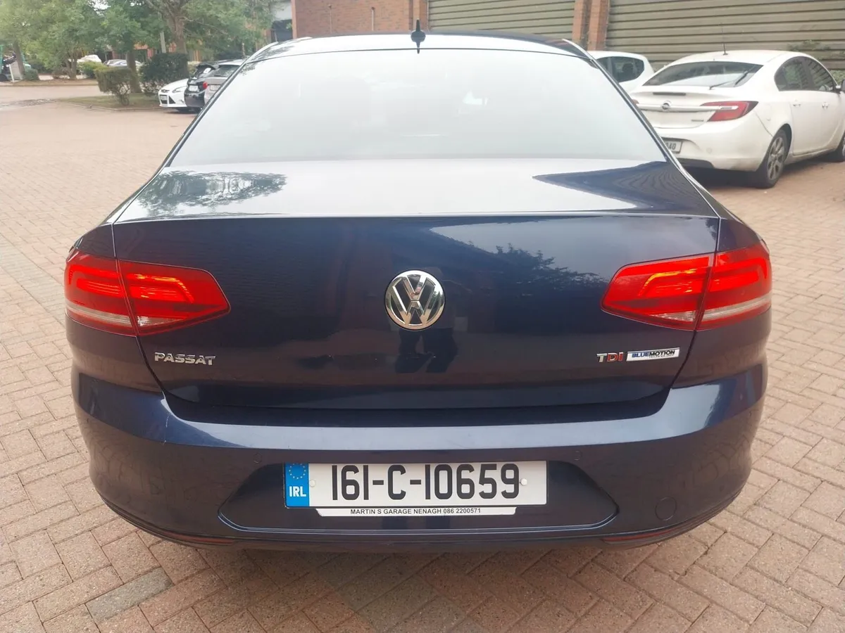 Volkswagen Passat - Image 3