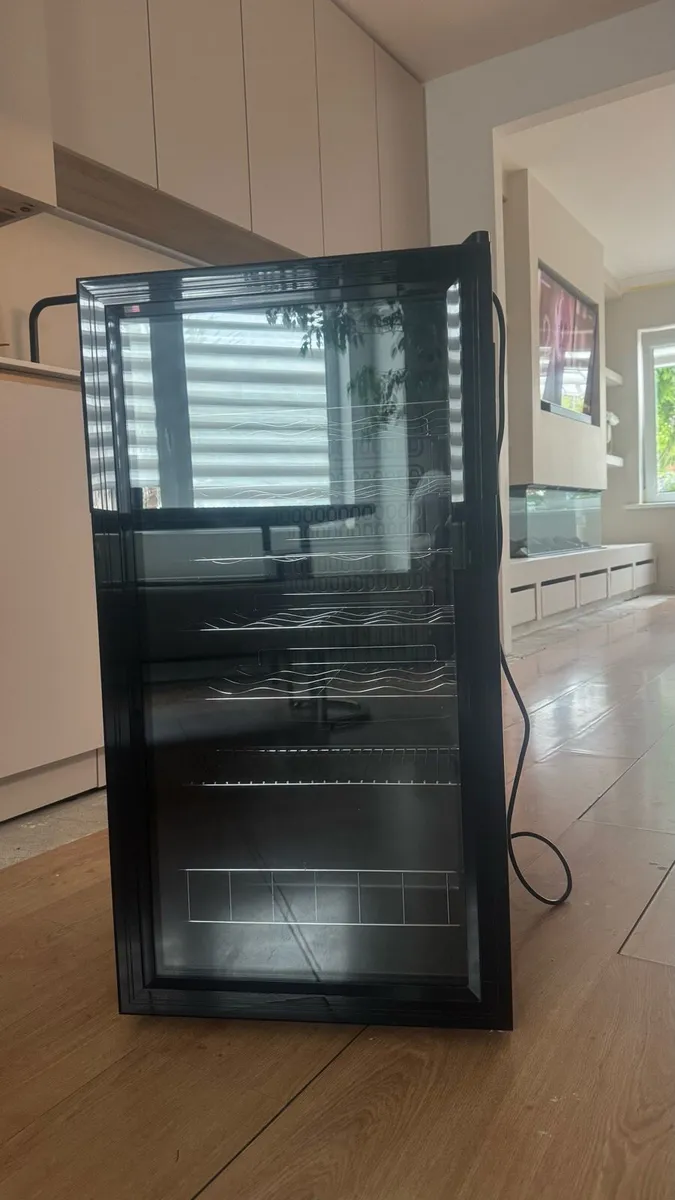 Wine fridge - Image 2