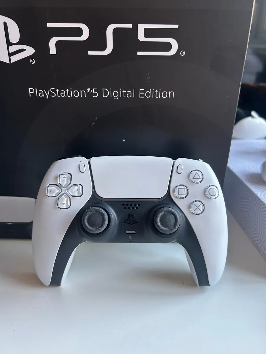 Playstation 5 - Image 3