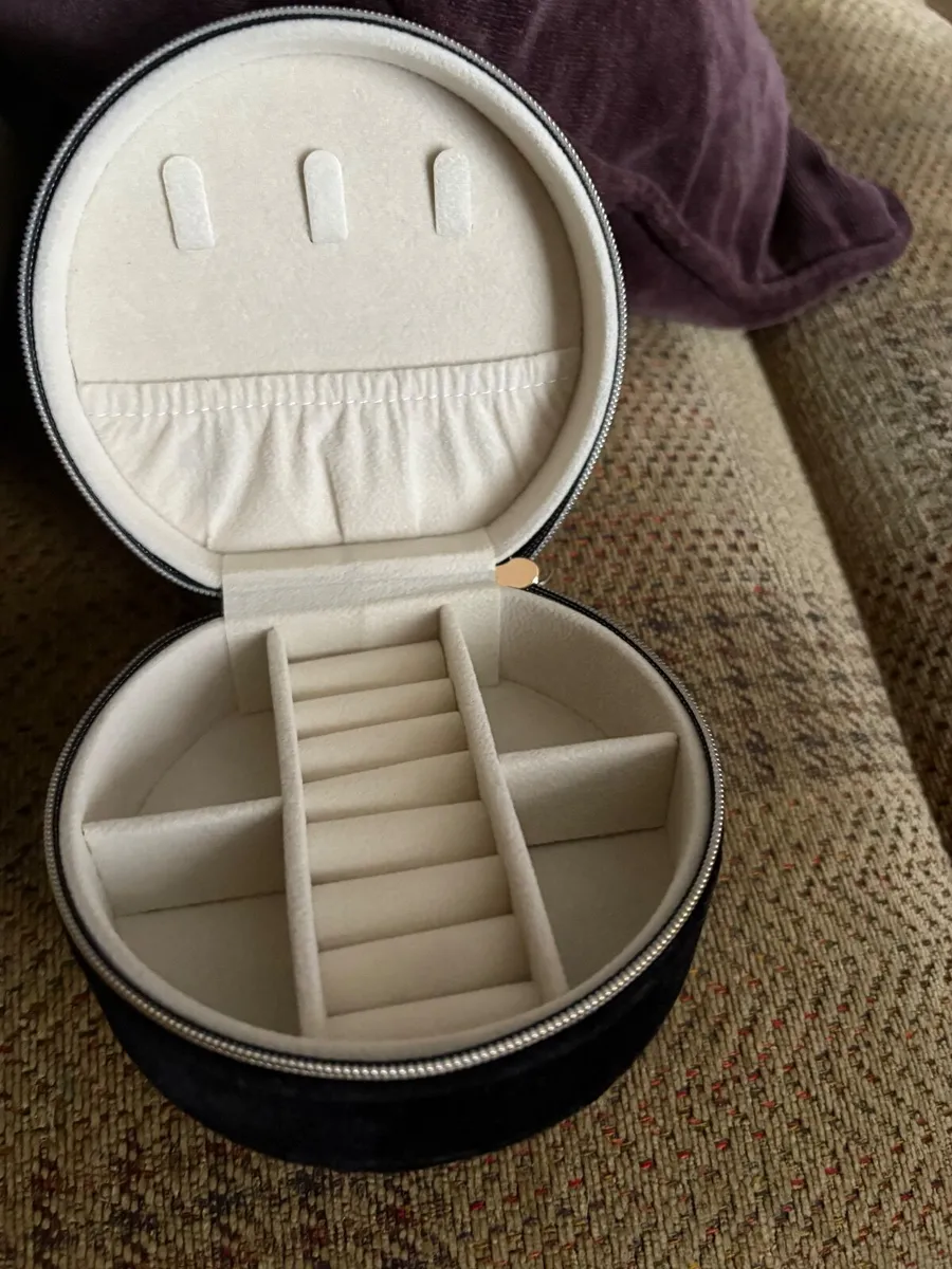 Jewellery box