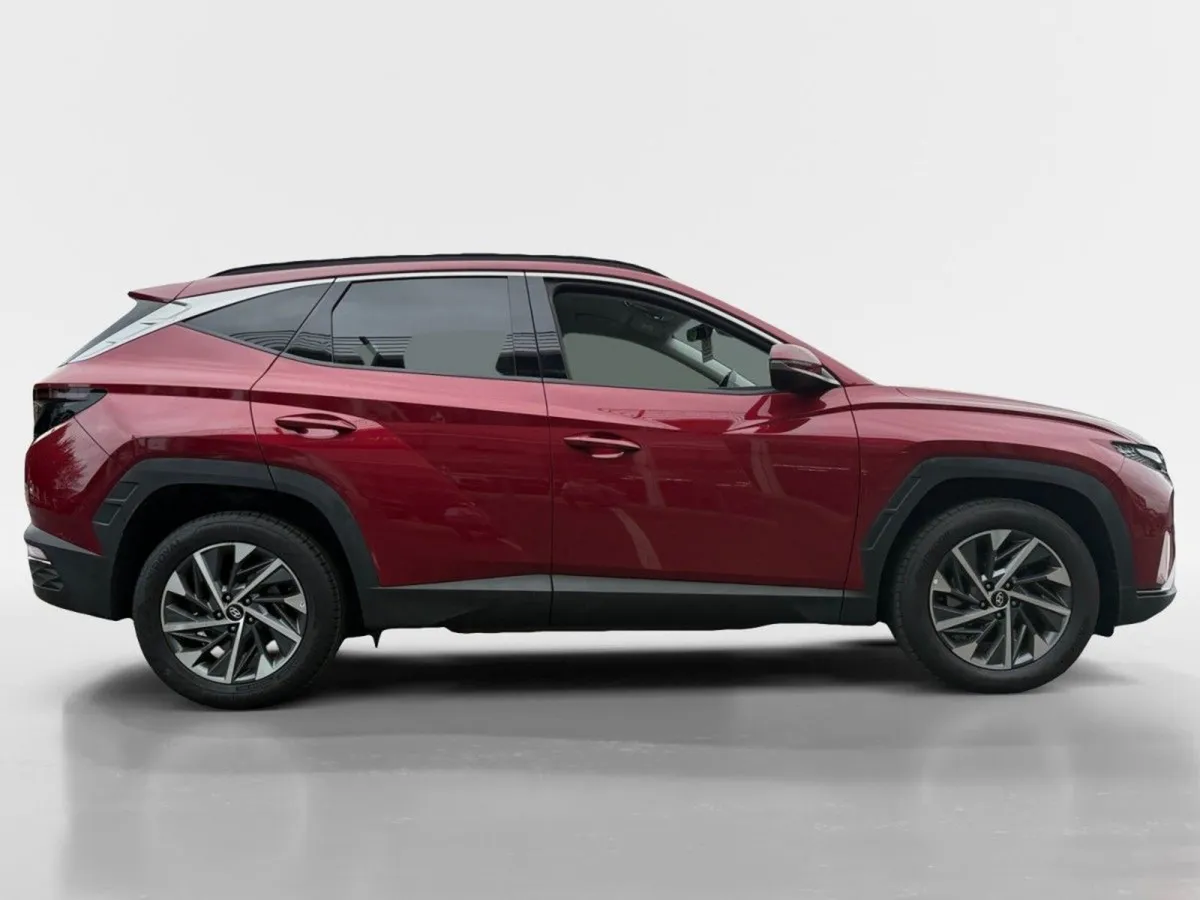 Hyundai Tucson 2WD Executive Plus - Image 2