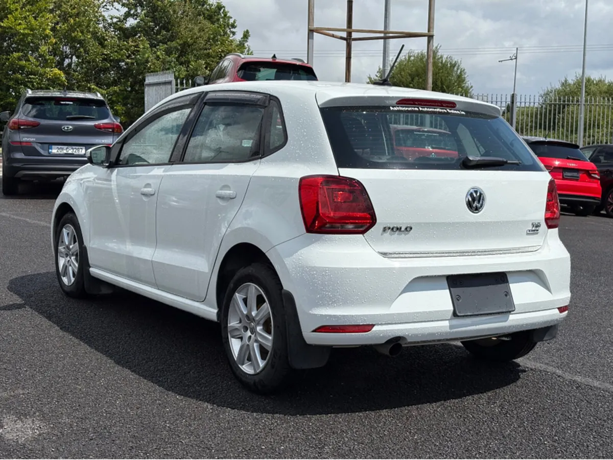 Volkswagen Polo HIGH SPEC // HEATED SEATS // HALF - Image 4