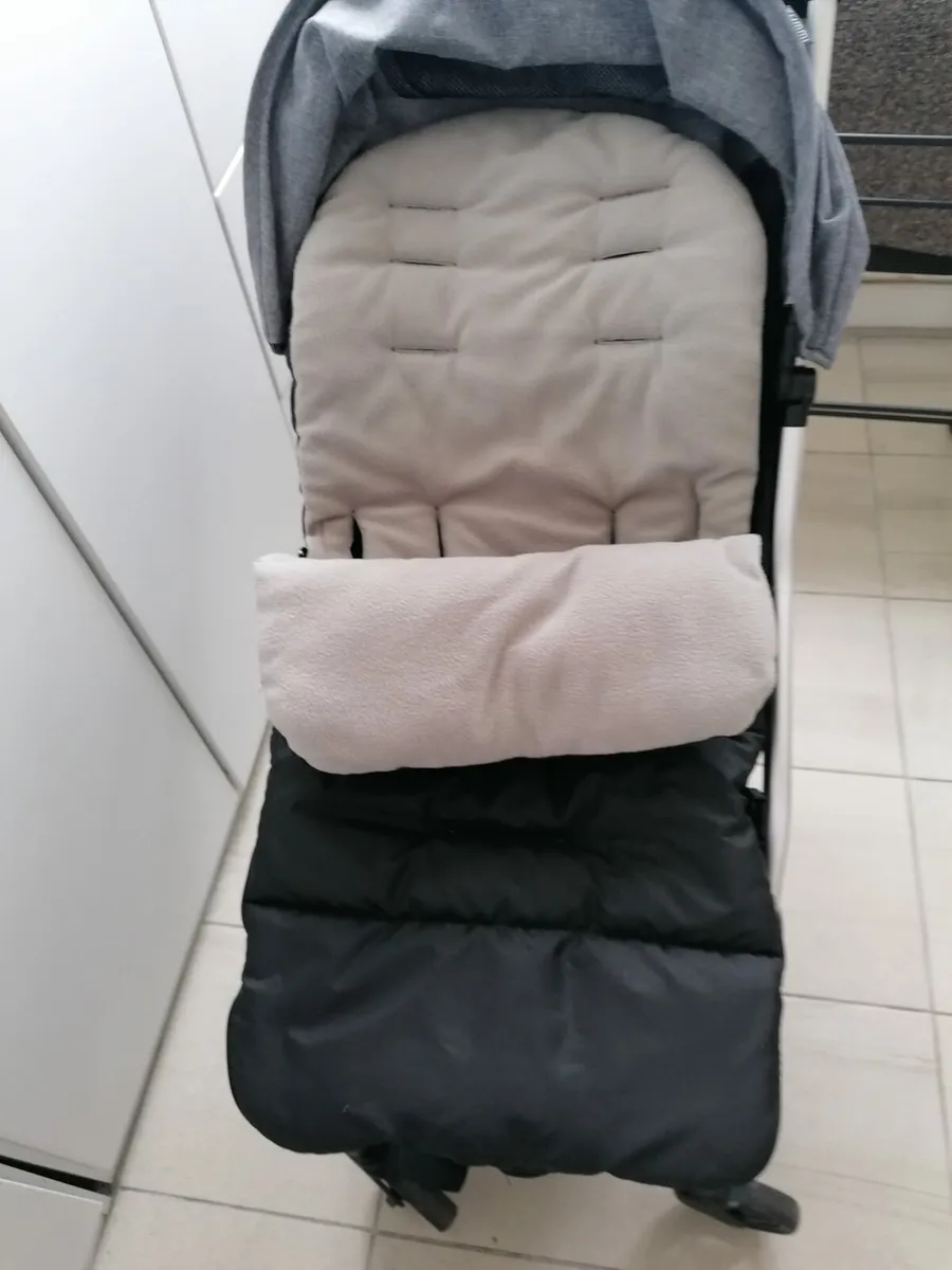 Stroller/buggy - Image 2