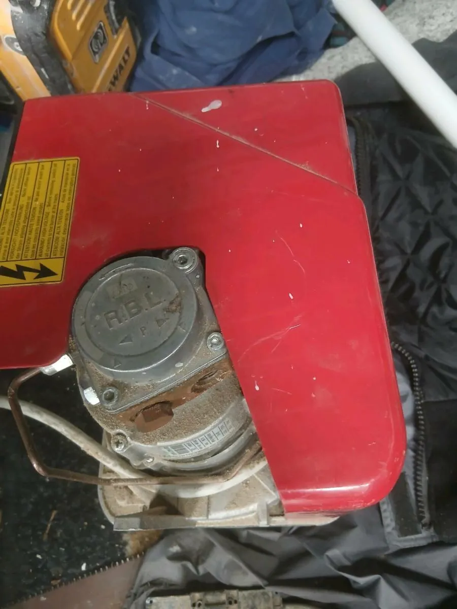 Oil burner - Image 1