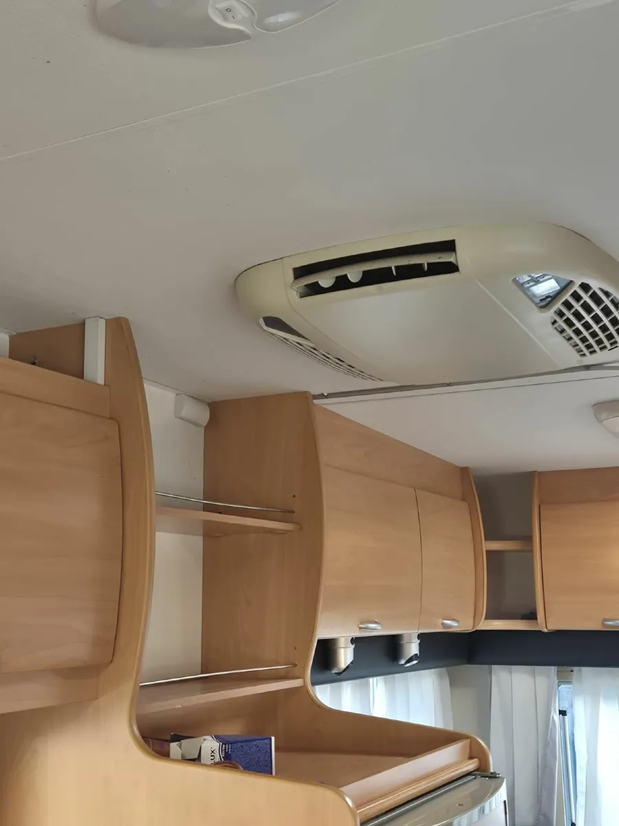 Camper - Image 2