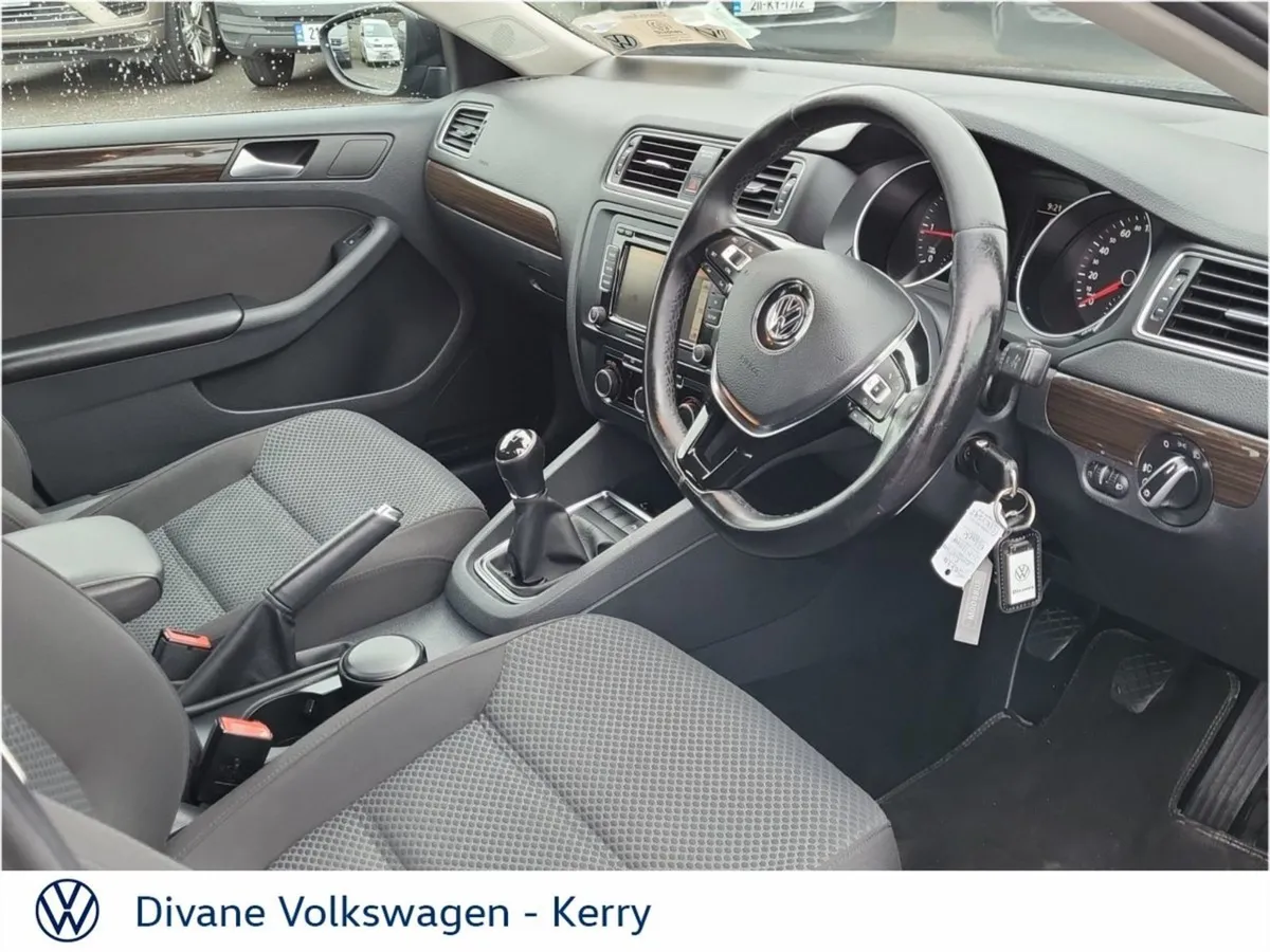 Volkswagen Jetta Comfortline 2.0 TDI BMT 110HP - Image 2