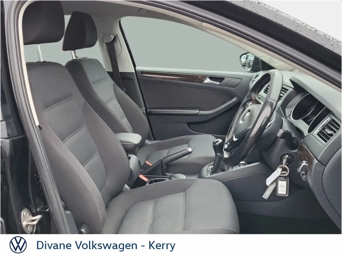 Volkswagen Jetta Comfortline 2.0 TDI BMT 110HP - Image 4