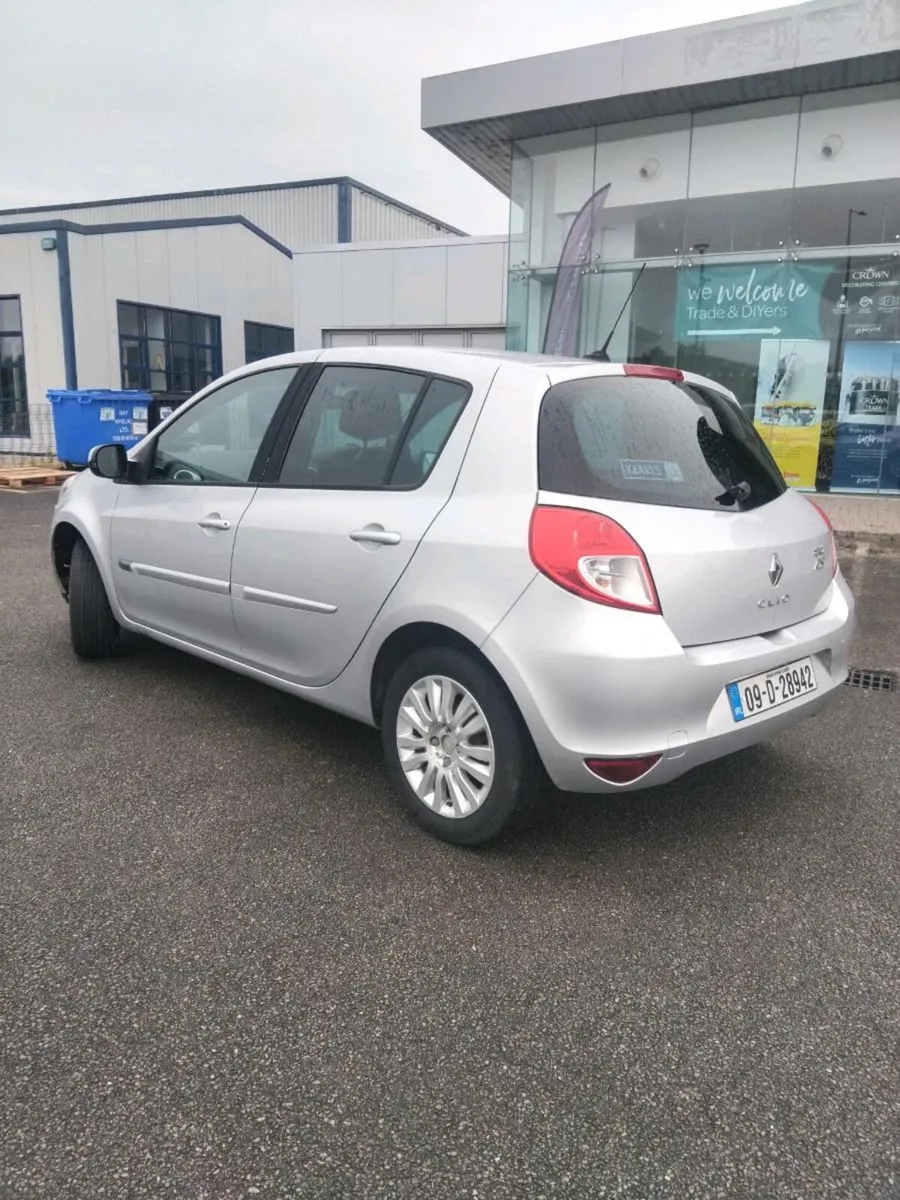 09 renault clio 1.2 petrol - Image 4