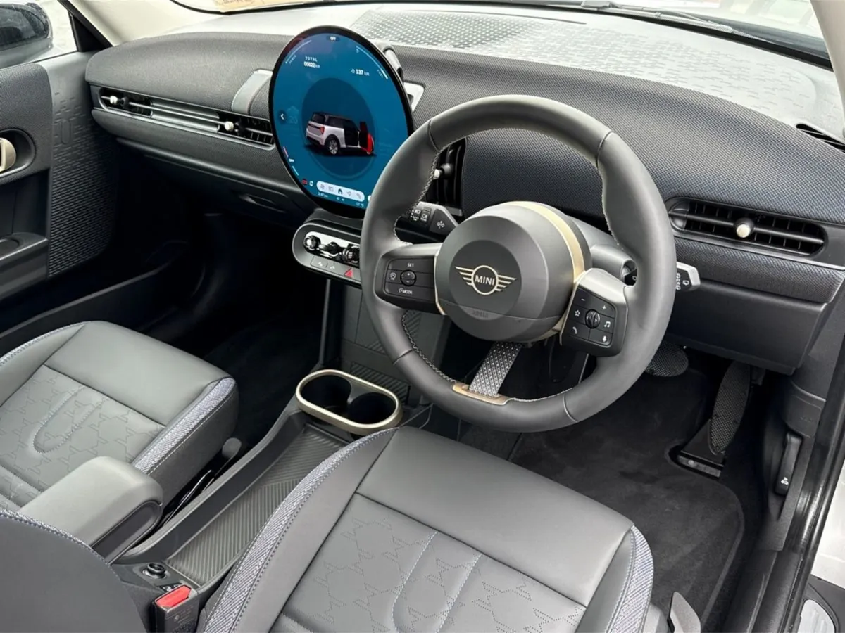 MINI HATCH Cooper C 3 Door - Image 4