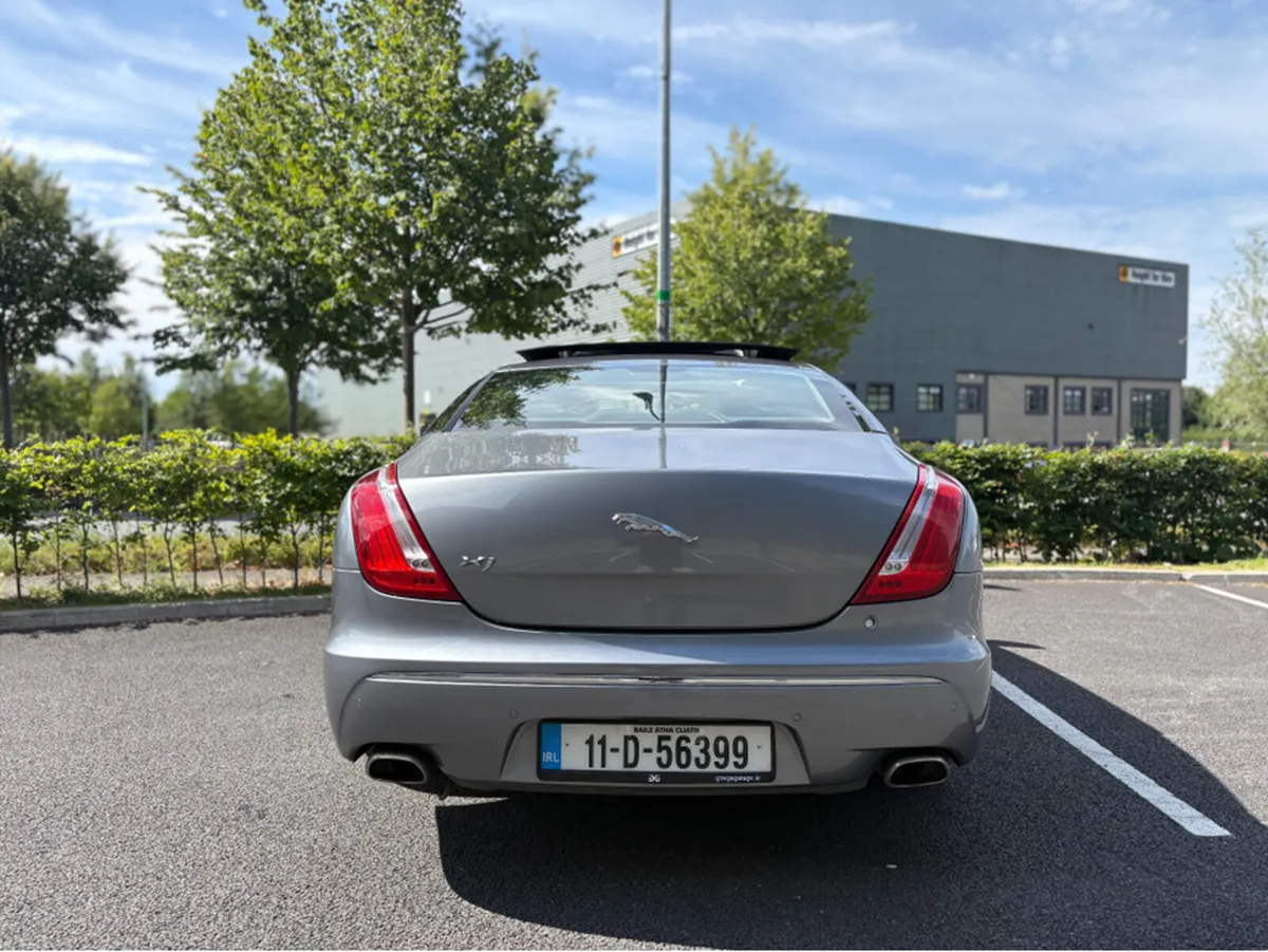 Jaguar XJ 3.0 D LUXURY V6 AUTO - Image 4