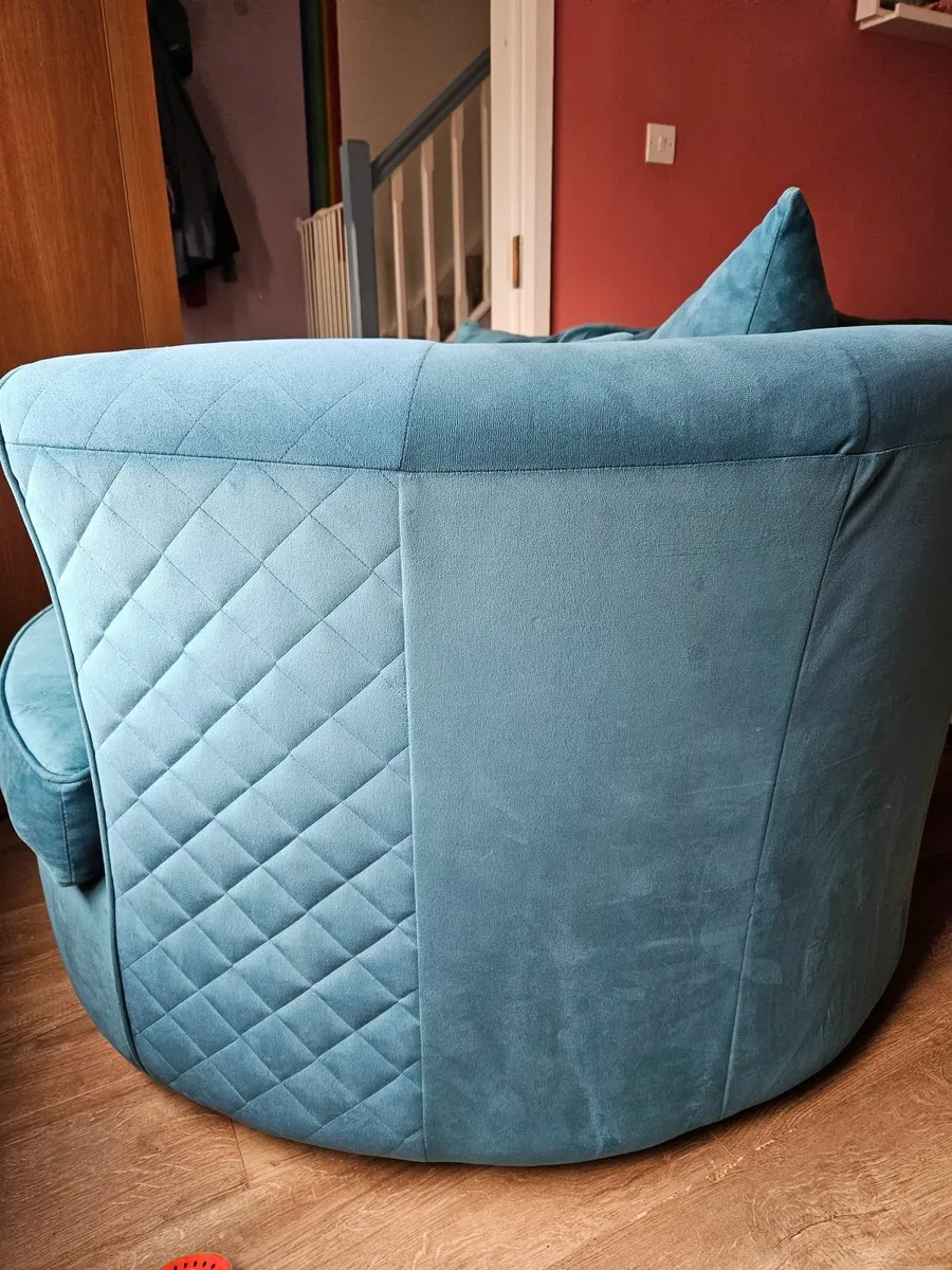 Circular armchair couch - Image 2