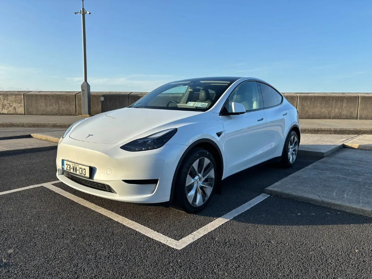 Tesla Model Y 2023 - Image 1