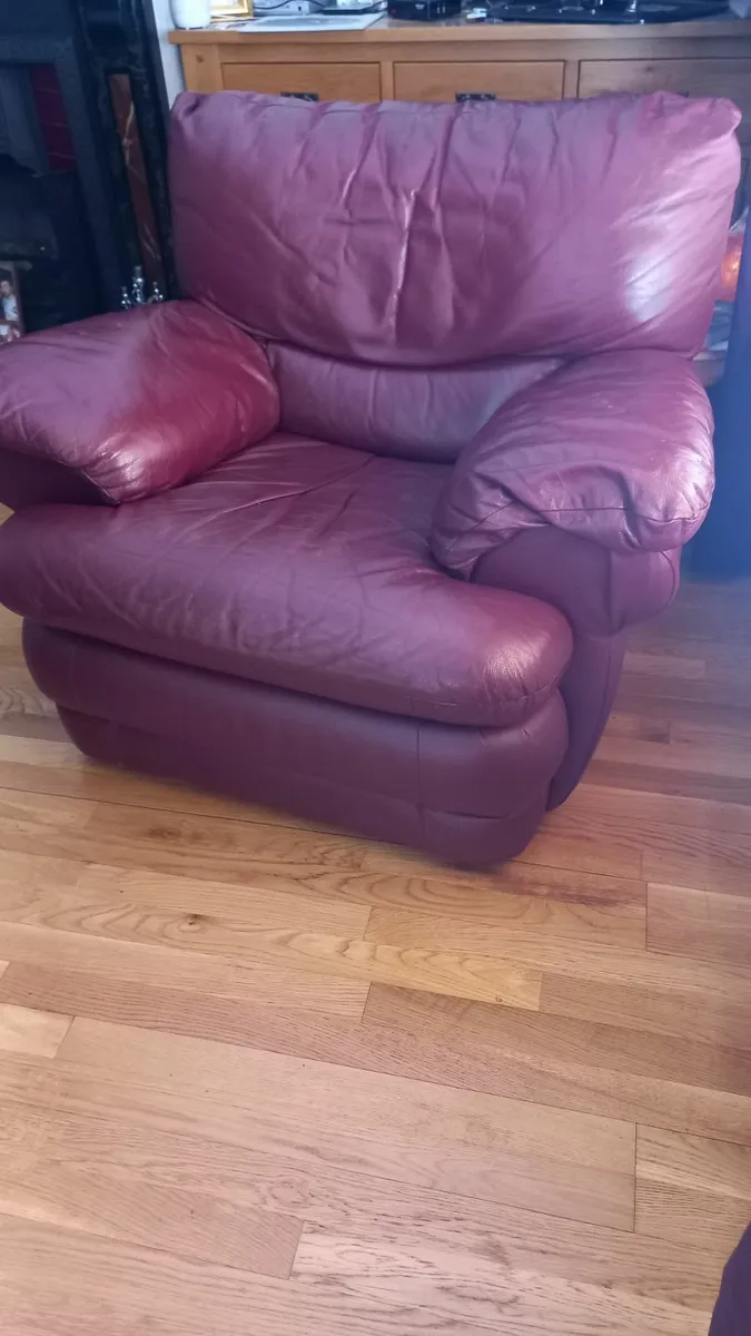 2 Italian leather reclining armchairs - Image 2