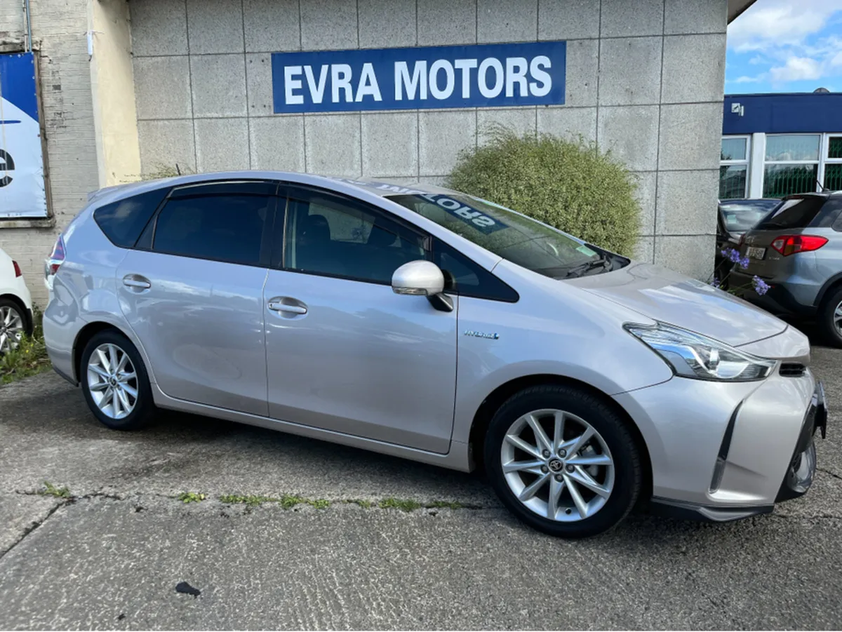 Toyota Prius HYBRID AUTOMATIC 1.8 PETROL 5 SEATER - Image 3