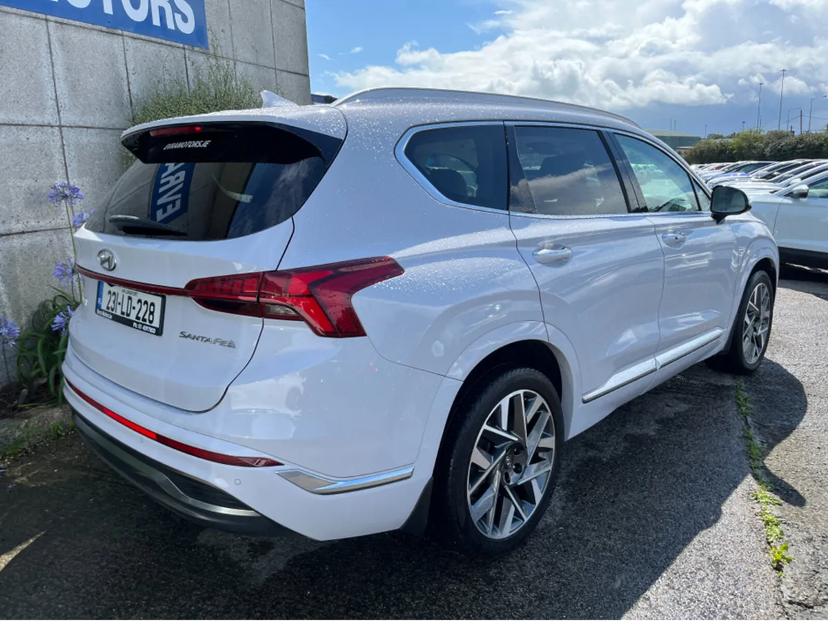 Hyundai Santa Fe EXECUTIVE PLUS 7 SEATER AUTOMATIC - Image 3