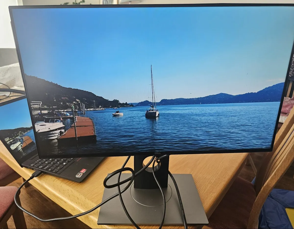 Dell Ultrasharp 24 inch Infinity Edge U2417H-2 - Image 1