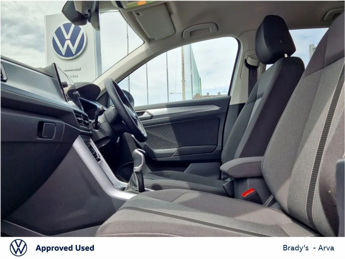 Volkswagen T-Roc Life 2.0 TDI 116BHP M6F 5DR - Image 4