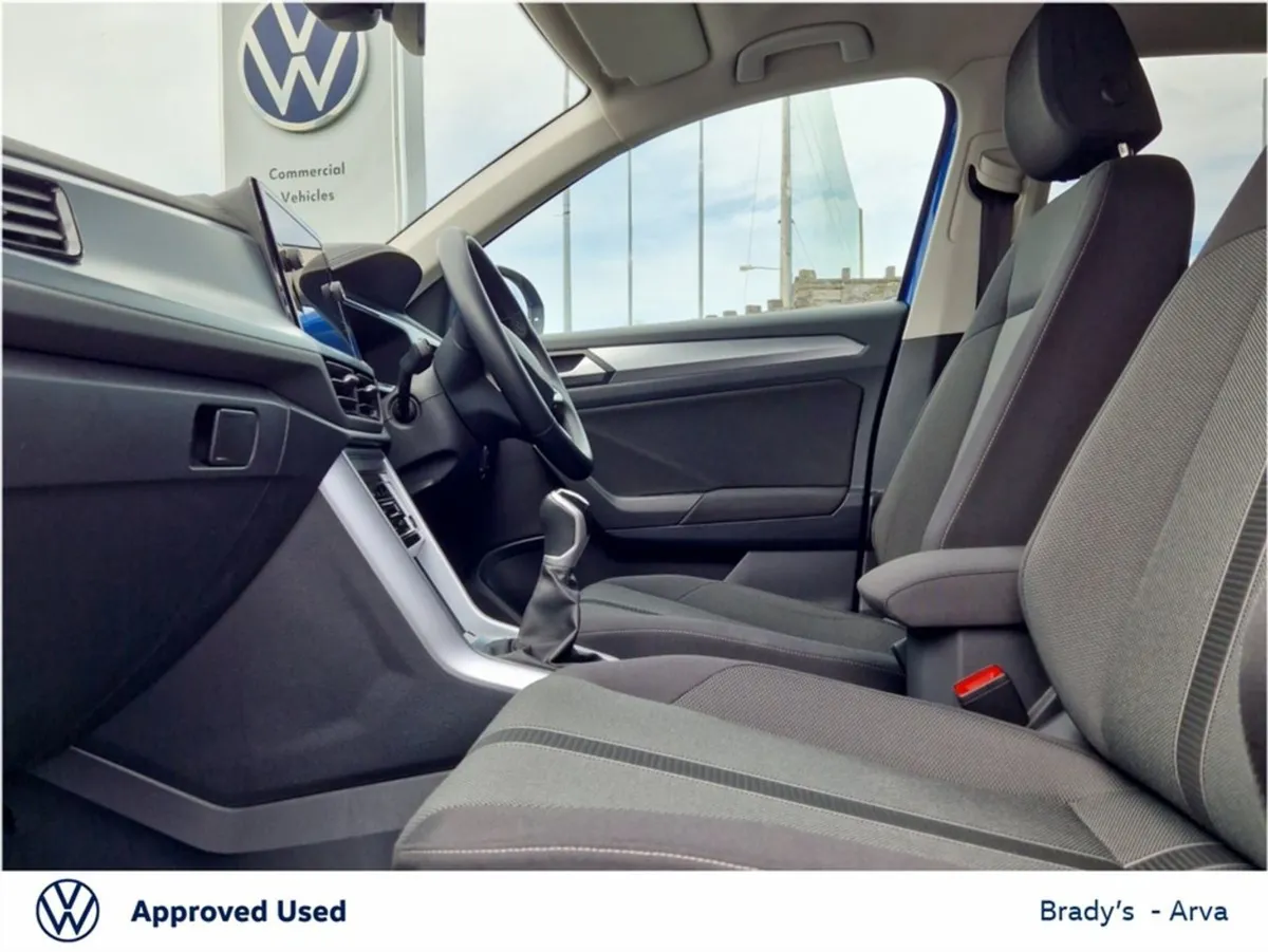 Volkswagen T-Roc Life 2.0 TDI 116BHP M6F 5DR - Image 4