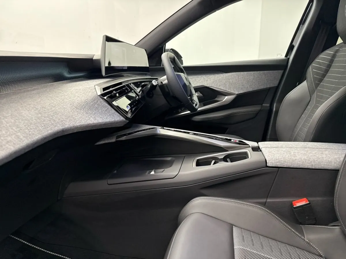 Peugeot 3008 1.2 Hybrid GT  top Spec   70 P/W 3yrs - Image 4
