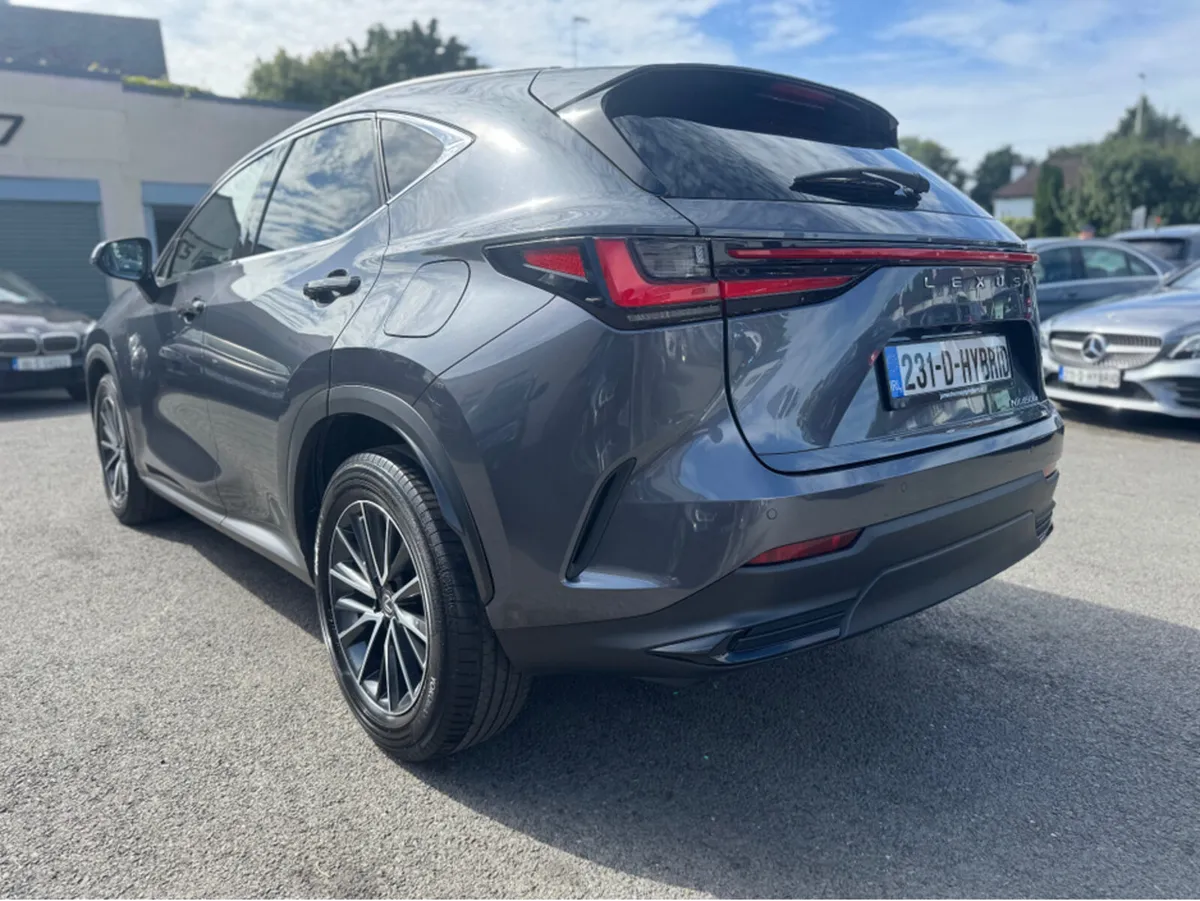 Lexus NX 450H+ PREMIUM PACK 4WD - Image 3
