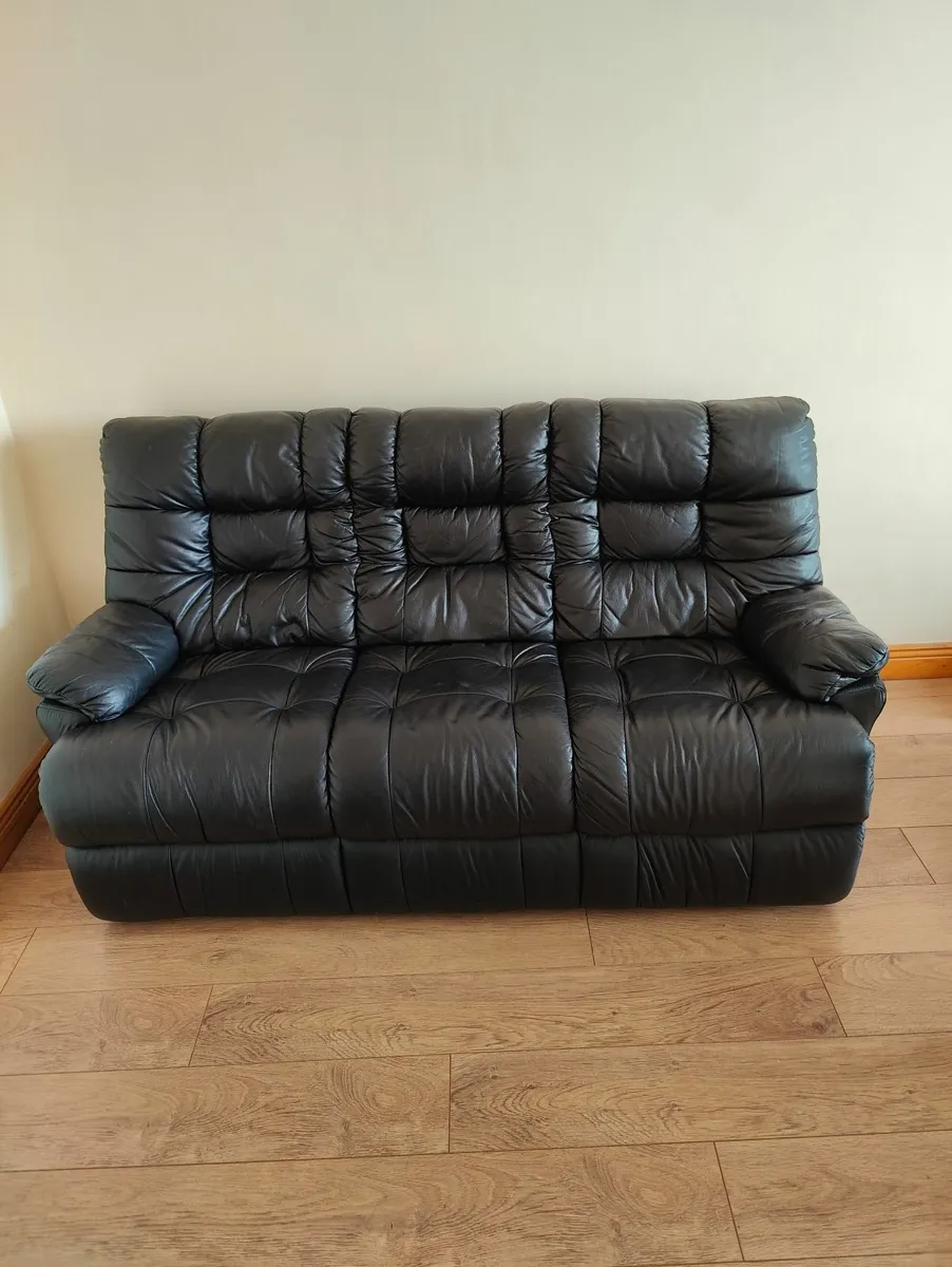 Couch - Image 2