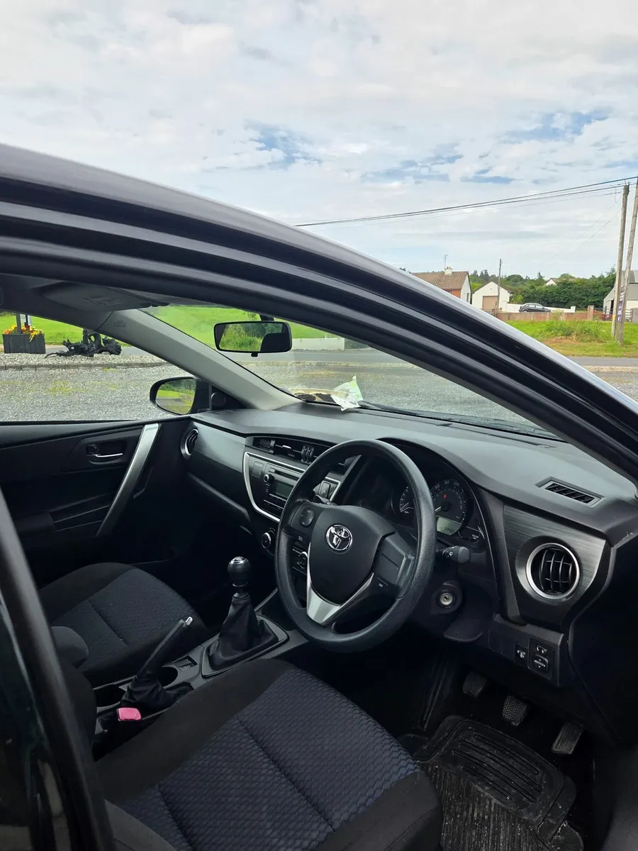 Toyota Auris 2013 - Image 4