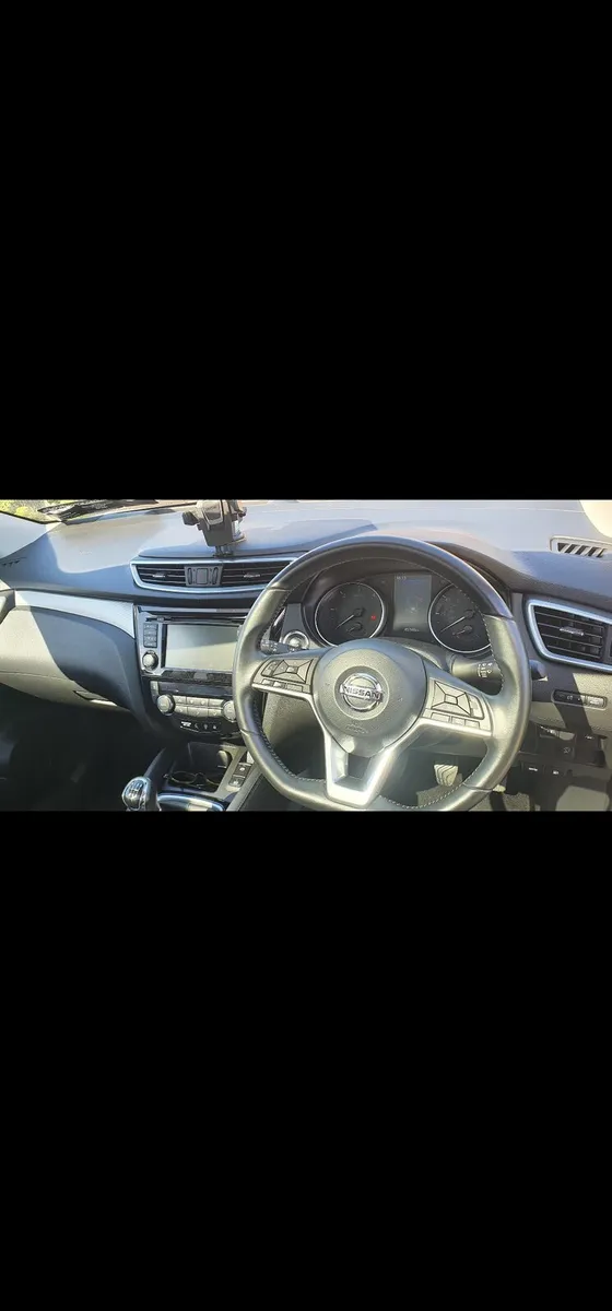 182 Nissan Qashqai **Low KM's** - Image 3
