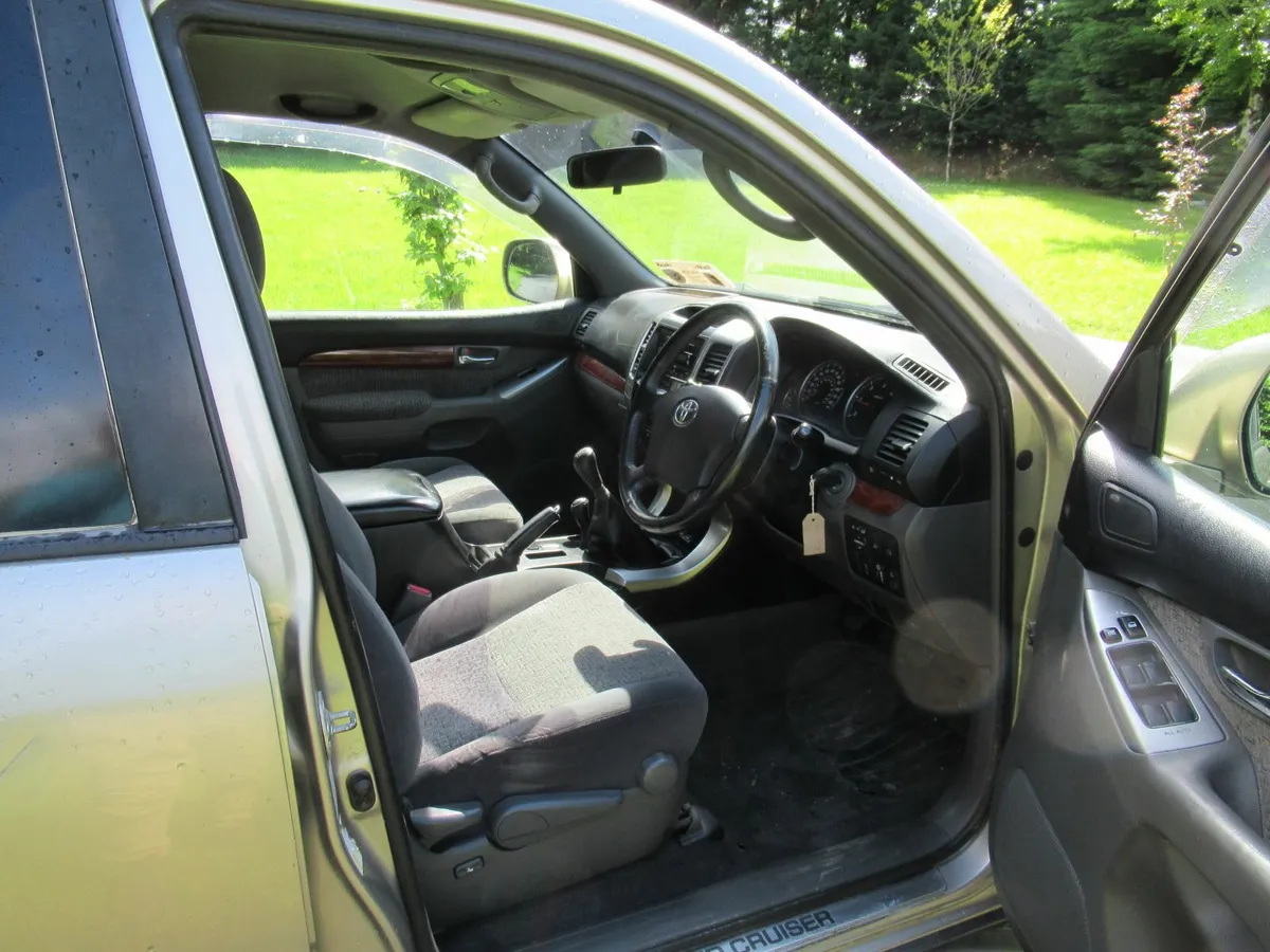 Toyota Land Cruiser 2003 - Image 3