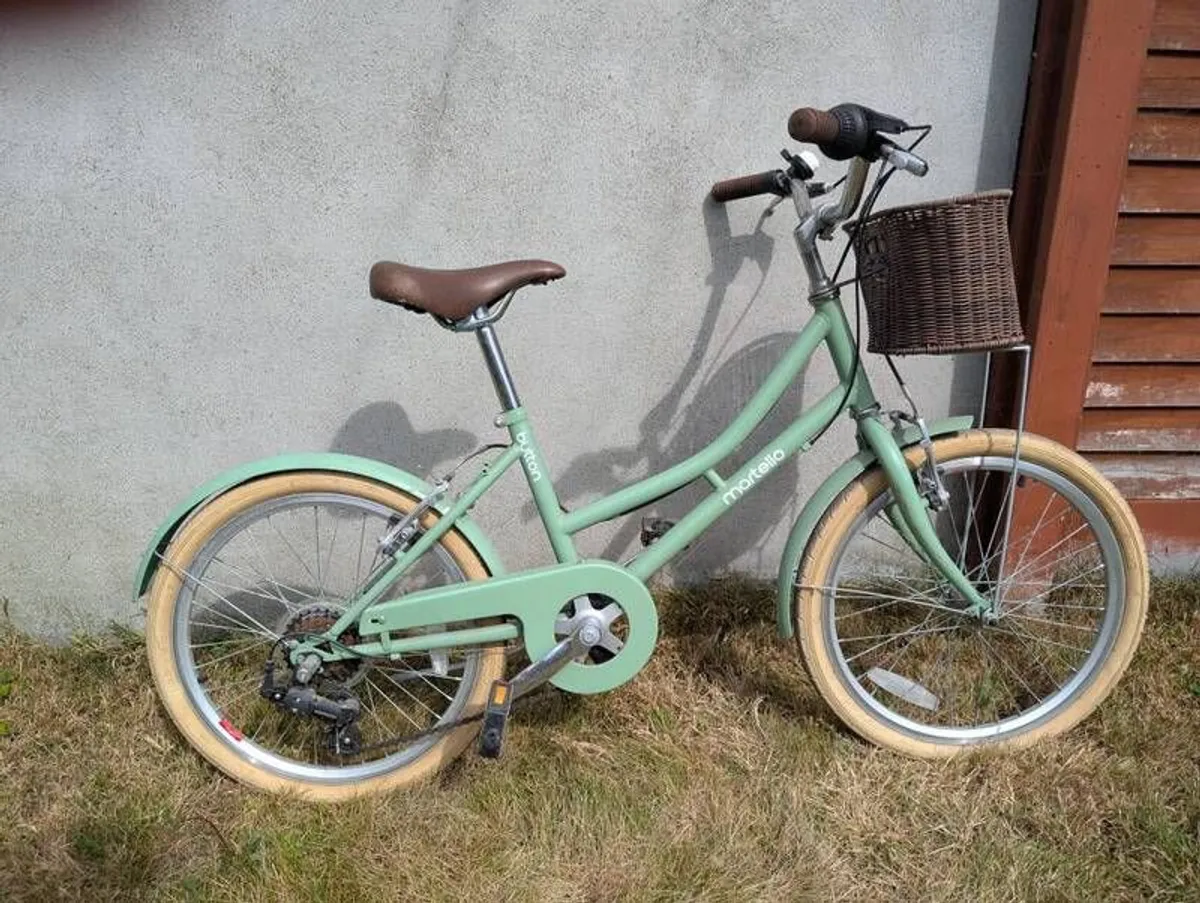 Girls bike