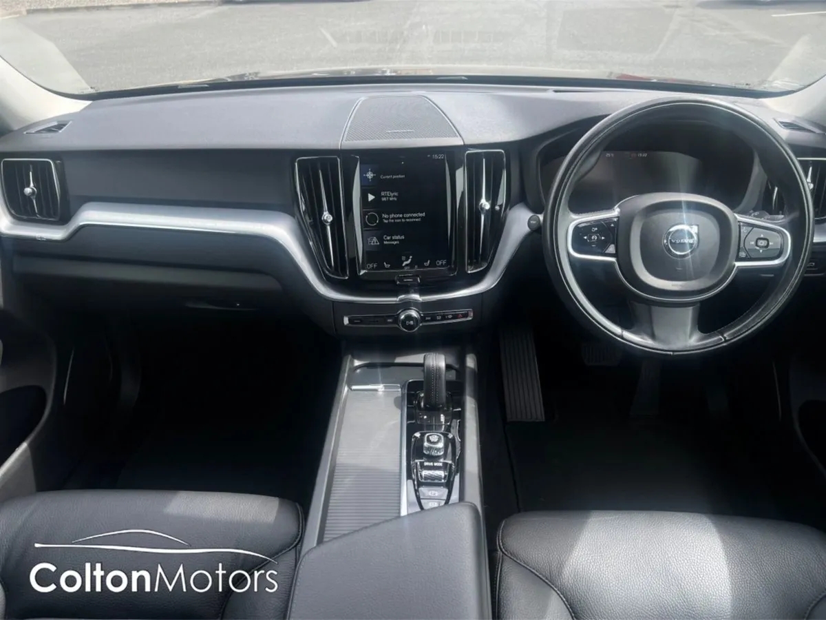 Volvo XC60 B4 (197hp) AWD Momentum Pro Auto - Image 3