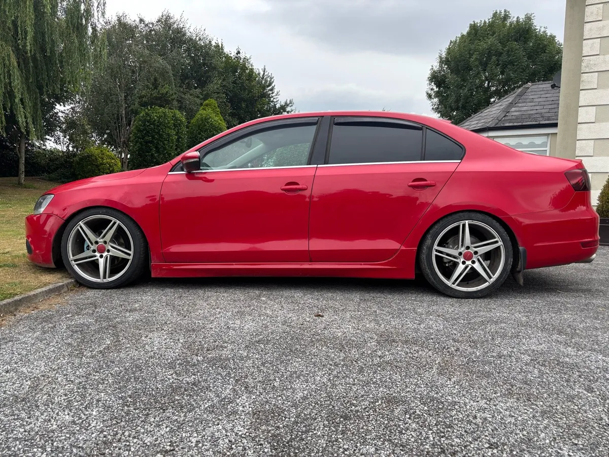 Volkswagen Jetta - Image 4