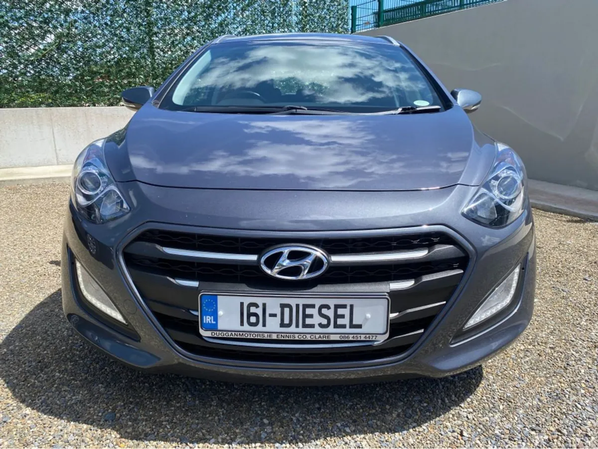 Hyundai i30 SE NAV Blue Drive CRD - Image 3
