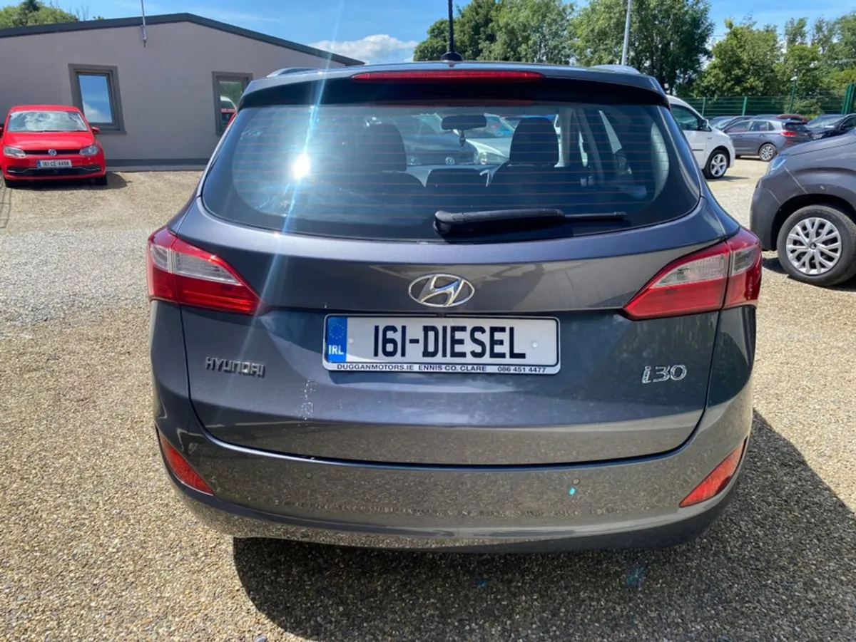 Hyundai i30 SE NAV Blue Drive CRD - Image 4